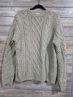 American Eagle Outfitters Cable Knit Crewneck Sweater - Olive Size Medium